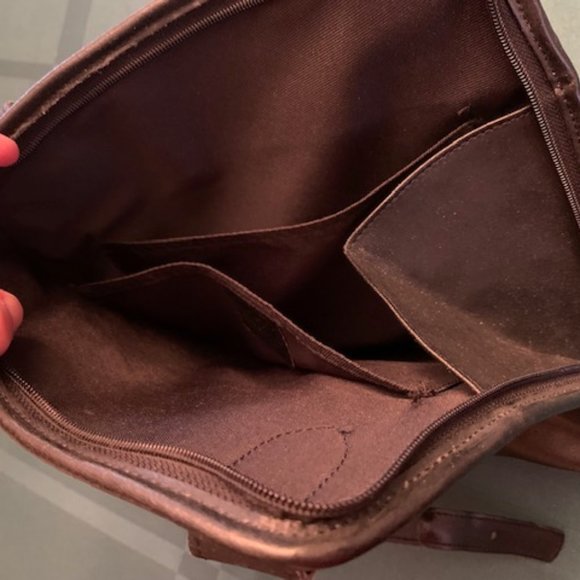 🎉HP🎉Vintage Leather Longchamp shoulder bag - Picture 11 of 16